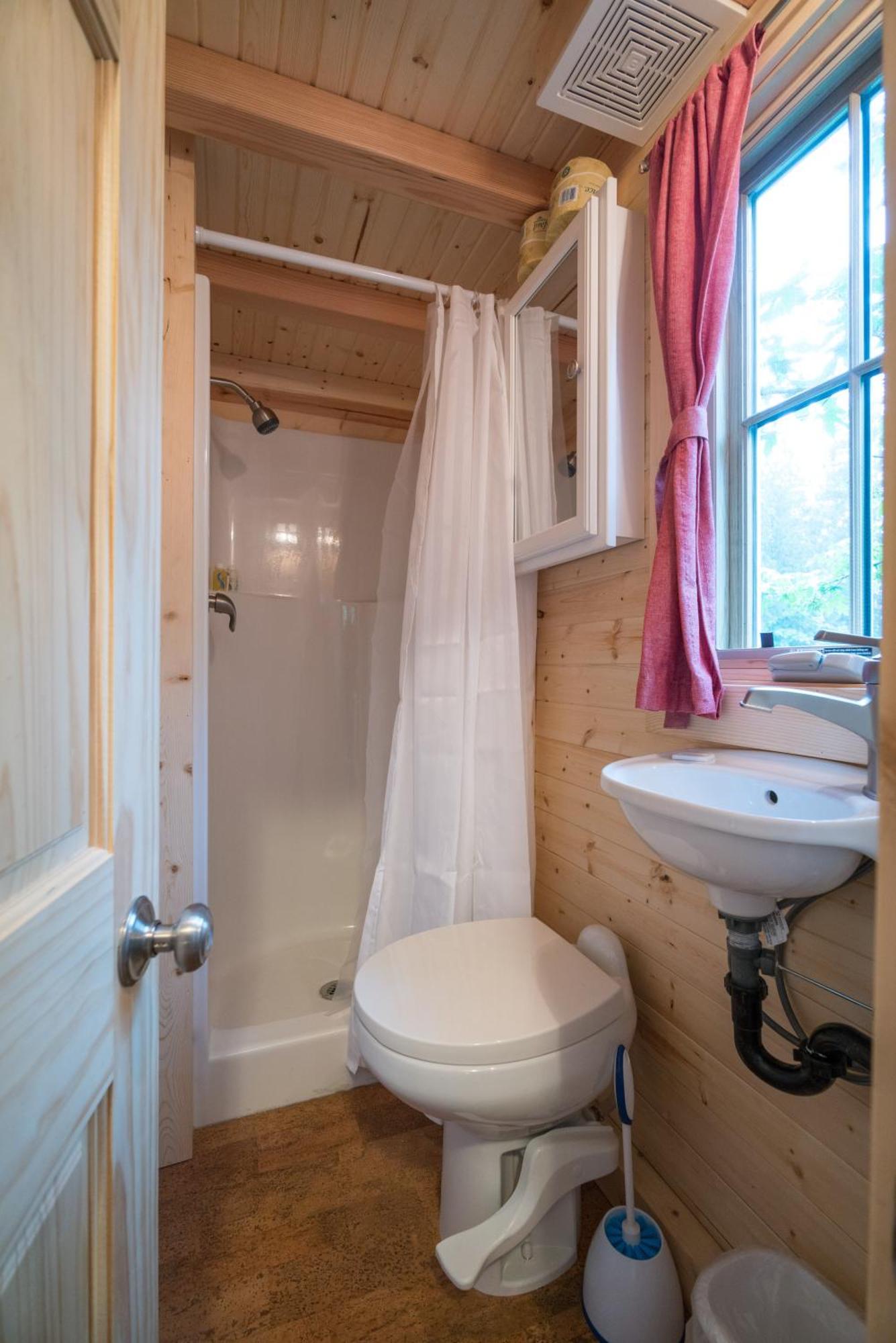 Mount Hood Village Atticus Tiny House 8 Welches Exteriör bild