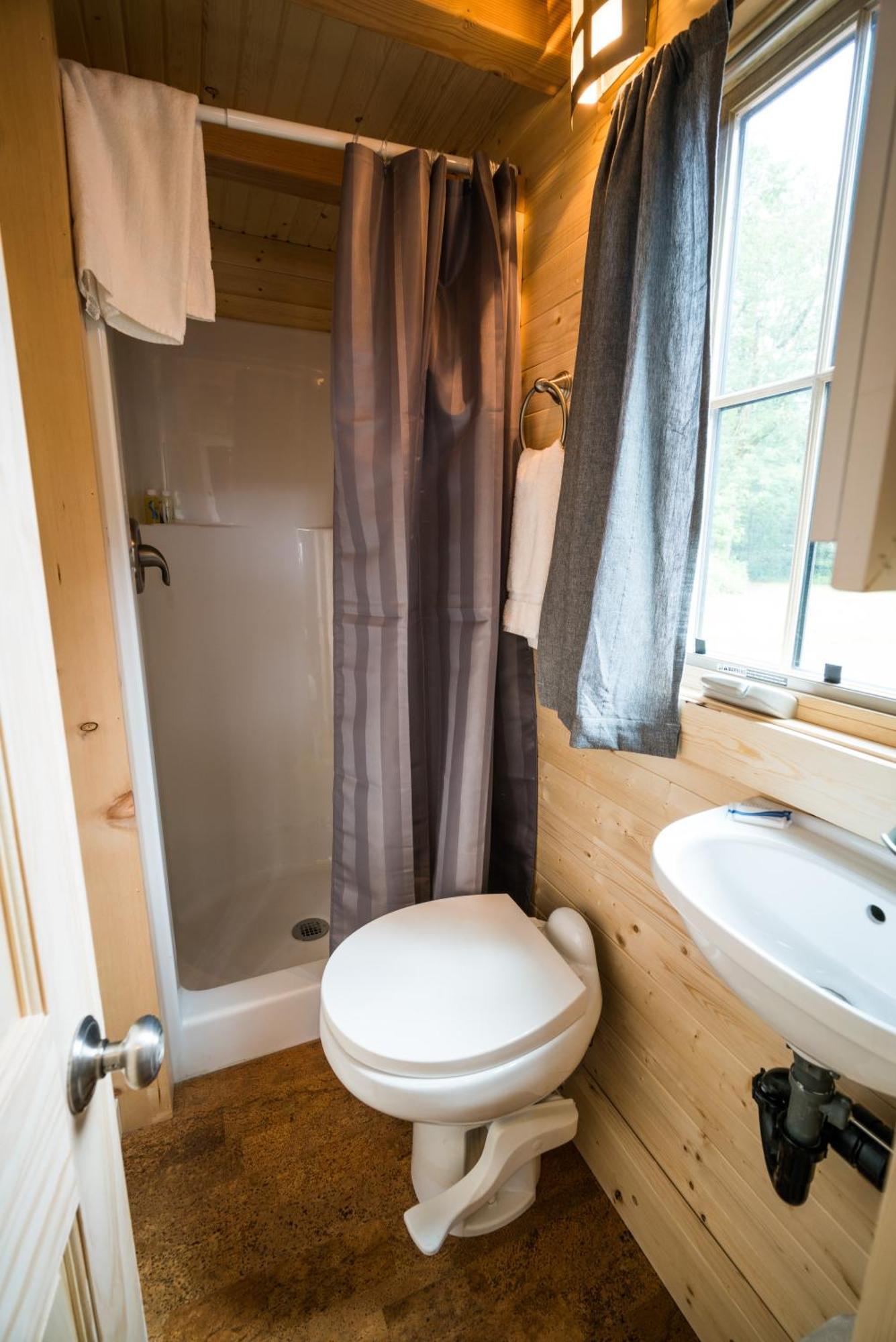 Mount Hood Village Atticus Tiny House 8 Welches Exteriör bild
