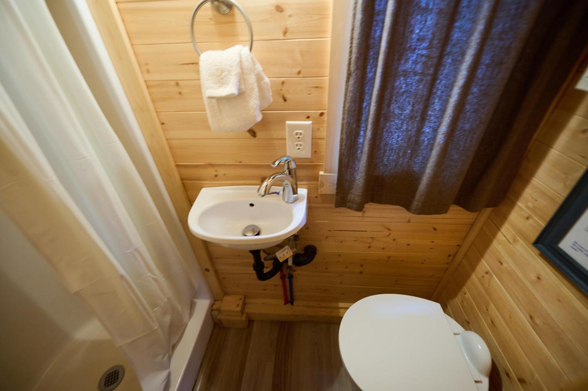 Mount Hood Village Atticus Tiny House 8 Welches Exteriör bild